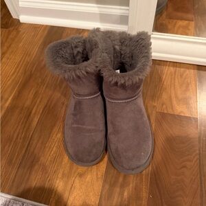 Women’s Cozy Grey Fur-Lined Ugg Boots